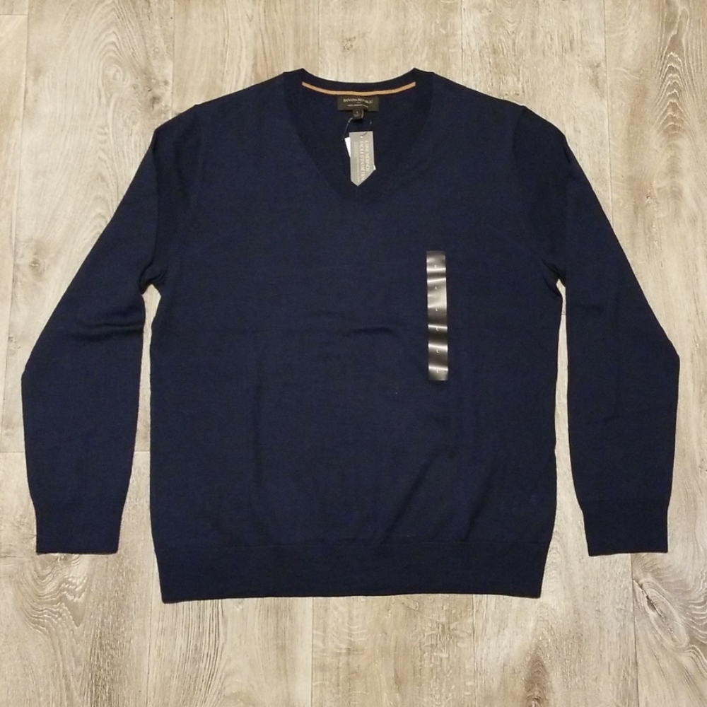Banana republic merino wool v-neck sweater, blue